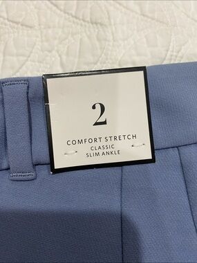 White House Black Market Men’s Flat Front Shorts in Dusty Blue